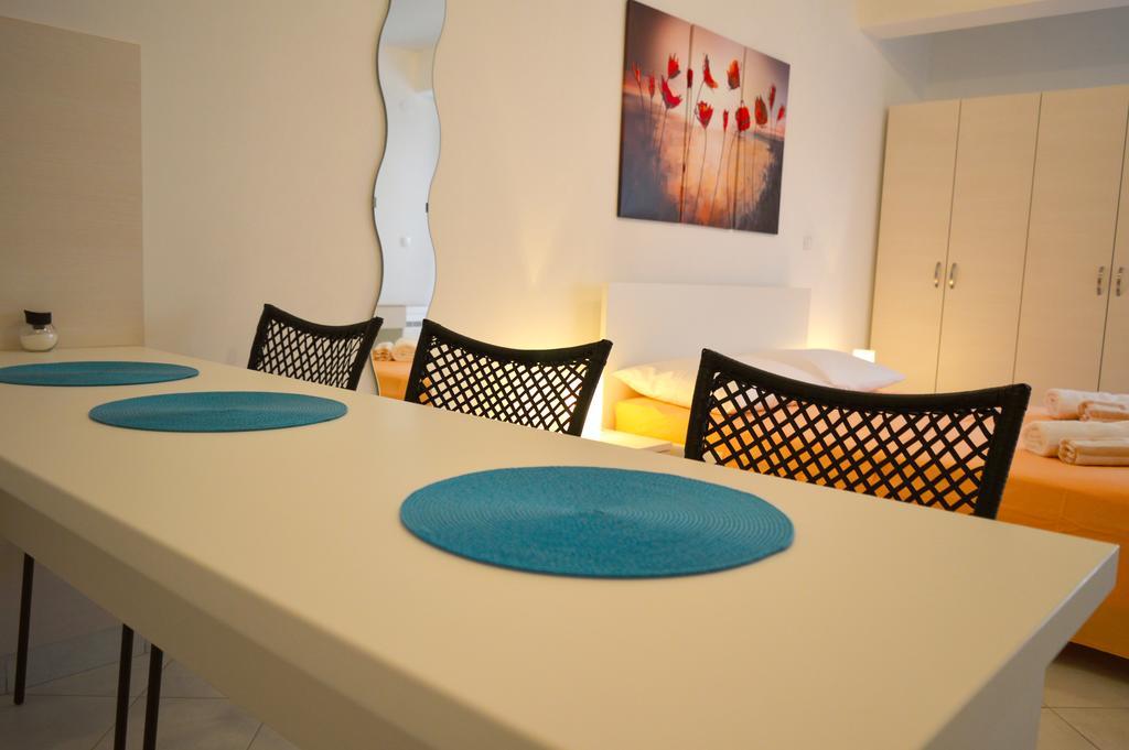 Permarinus Apartments Podstrana Rum bild